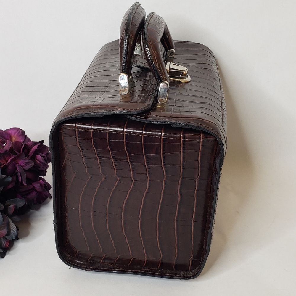 🎁SOLD BOBBI BROWN MAKEUP CASE-- FAUX CROC LEATHER - Picture 3 of 5